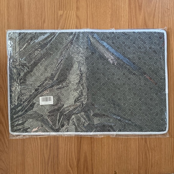 ❤️ Disney’s Lilo and Stitch “Stitch” Bath Mat NWT - Picture 6 of 6